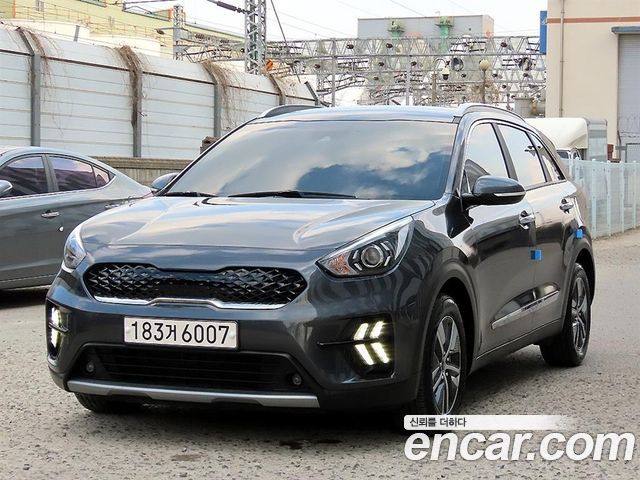 Kia Niro 1.6 HEV Prestige 2022 — фото 2
