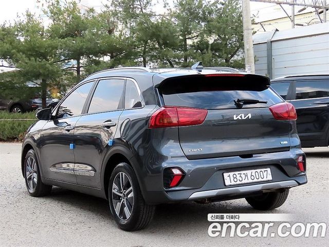 Kia Niro 1.6 HEV Prestige 2022 — фото 3