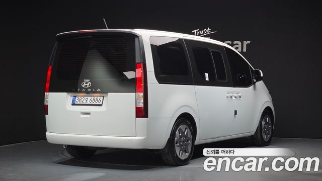 Hyundai Staria Tourer 9-Seater Modern 2025 — фото 2