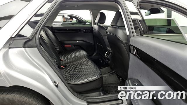 Hyundai Grandeur (GN7) 3.5 LPG 2WD (Taxi) Deluxe 2023 — фото 12