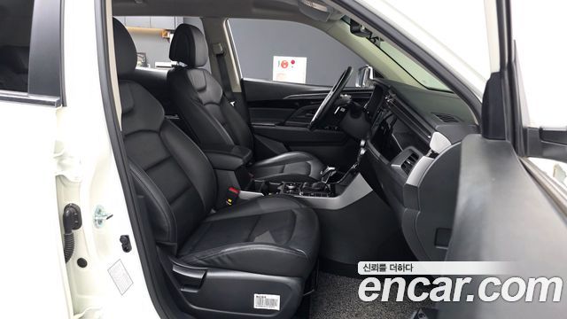 KG Mobility (SsangYong) Beautiful Korando Gasoline 1.5 2WD C5 Plus 2022 — фото 11