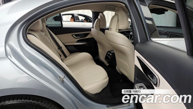 Mercedes-Benz E-Class (W214) E200 Avantgarde Limited 2025 — фото 12