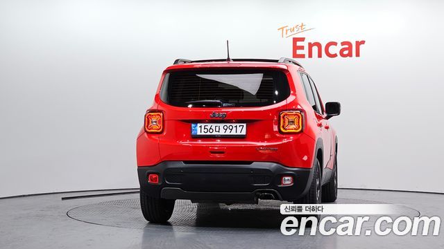 Jeep Renegade 2.4 Limited 2020 — фото 4