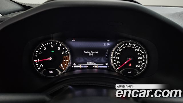 Jeep Renegade 2.4 Limited 2020 — фото 8