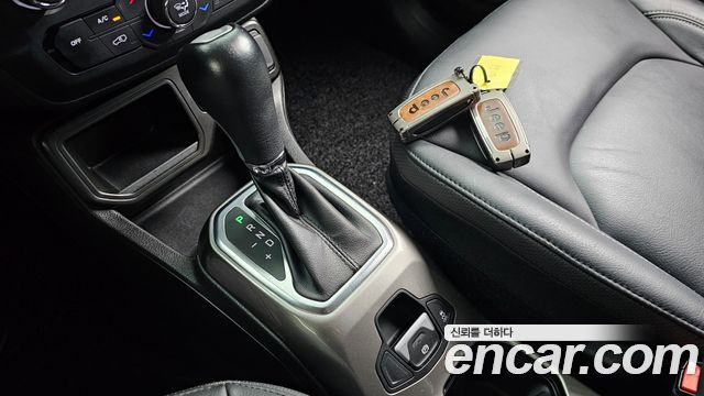 Jeep Renegade 2.4 Limited 2020 — фото 9
