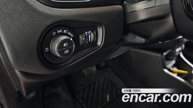 Jeep Renegade 2.4 Limited 2020 — фото 17