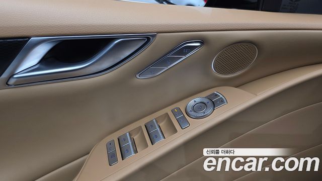 Genesis G80 (RG3) Gasoline 2.5 Turbo AWD 2025 — фото 18