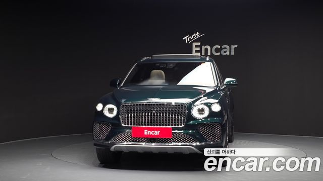 Bentley Bentayga 4.0 V8 EWB First Edition 2024 — фото 3