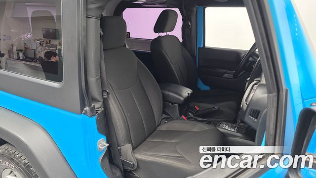 Jeep Wrangler (JK) 3.6 Sport 2Door 2017 — фото 10