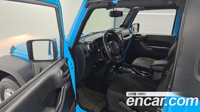 Jeep Wrangler (JK) 3.6 Sport 2Door 2017 — фото 15