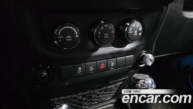 Jeep Wrangler (JK) 3.6 Sport 2Door 2017 — фото 20
