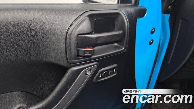 Jeep Wrangler (JK) 3.6 Sport 2Door 2017 — фото 21