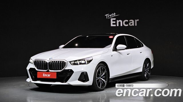 BMW 5 Series (G60) 530i xDrive M Sport 2025 — фото 1