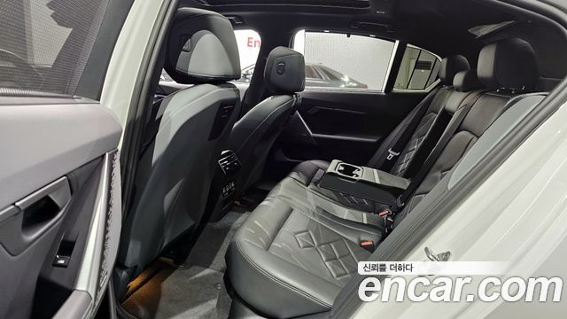 BMW 5 Series (G60) 530i xDrive M Sport 2025 — фото 16