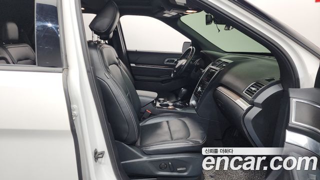 Ford Explorer 2.3 Limited 4WD 5th 2019 — фото 11