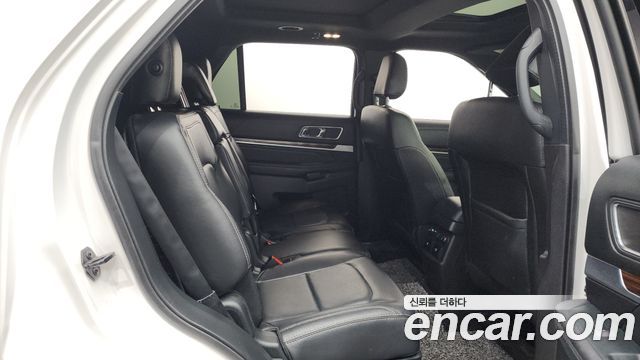 Ford Explorer 2.3 Limited 4WD 5th 2019 — фото 12