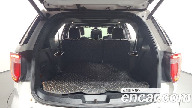 Ford Explorer 2.3 Limited 4WD 5th 2019 — фото 20