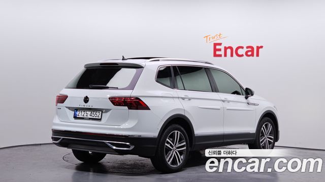 Volkswagen Tiguan Allspace 2.0 TSI Prestige 2023 — фото 2