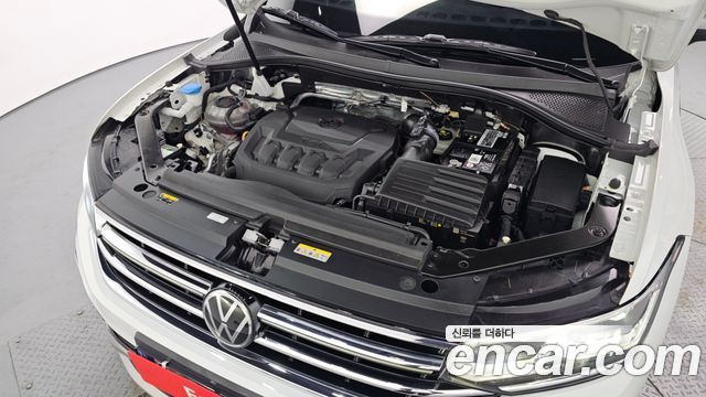 Volkswagen Tiguan Allspace 2.0 TSI Prestige 2023 — фото 6