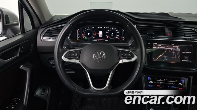 Volkswagen Tiguan Allspace 2.0 TSI Prestige 2023 — фото 14