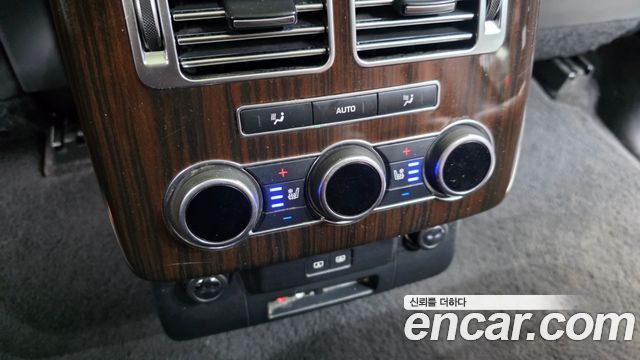 Land Rover Range Rover (IV) 4.4 SDV8 AB LWB DIESEL 2016 — фото 23