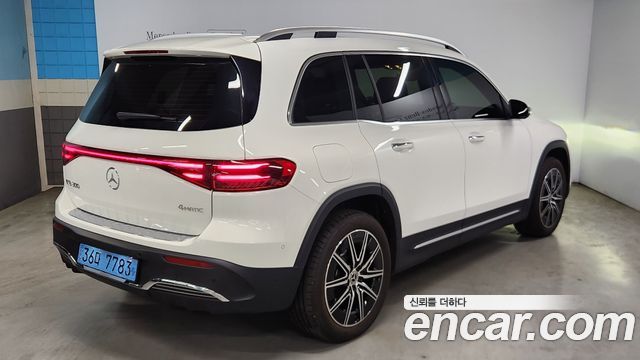 Mercedes-Benz EQB (X243) EQB300 4MATIC AMG Line 2025 — фото 2