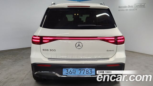 Mercedes-Benz EQB (X243) EQB300 4MATIC AMG Line 2025 — фото 4