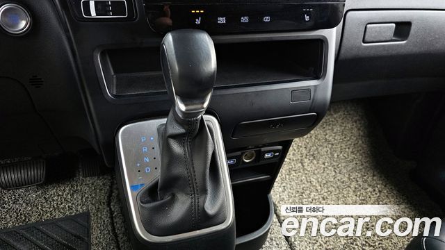 Hyundai Staria Cargo 5-Seater Modern 2022 — фото 9