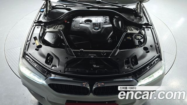 BMW 5 Series (G30) 530i xDrive M Sport Package Plus 2017 — фото 6