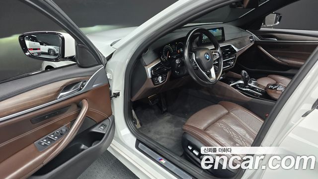 BMW 5 Series (G30) 530i xDrive M Sport Package Plus 2017 — фото 15