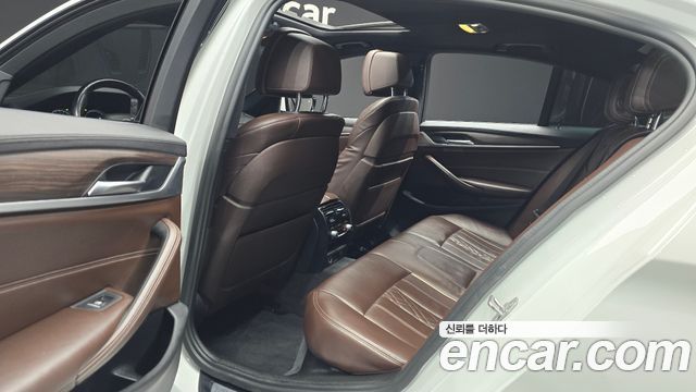 BMW 5 Series (G30) 530i xDrive M Sport Package Plus 2017 — фото 16
