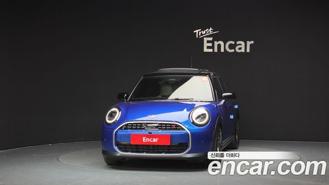 MINI Cooper S (IV) 5 Door Favoured 2025 — фото 3