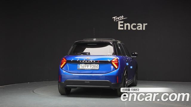 MINI Cooper S (IV) 5 Door Favoured 2025 — фото 4