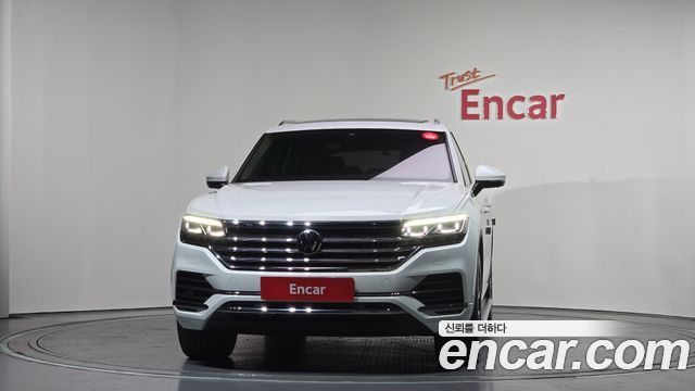 Volkswagen Touareg (III) 3.0 TDI Prestige 2023 — фото 3