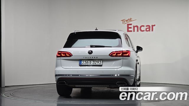 Volkswagen Touareg (III) 3.0 TDI Prestige 2023 — фото 4
