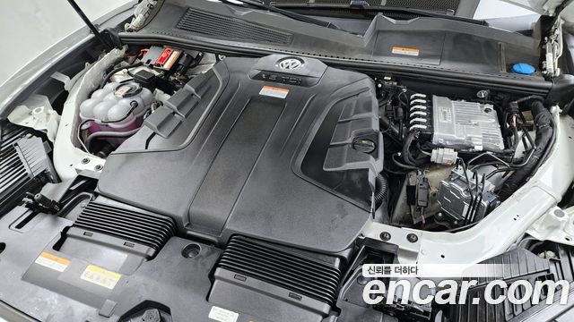 Volkswagen Touareg (III) 3.0 TDI Prestige 2023 — фото 6