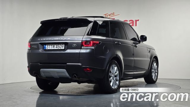 Land Rover Range Rover Sport (II) 3.0 SDV6 HSE 2016 — фото 2