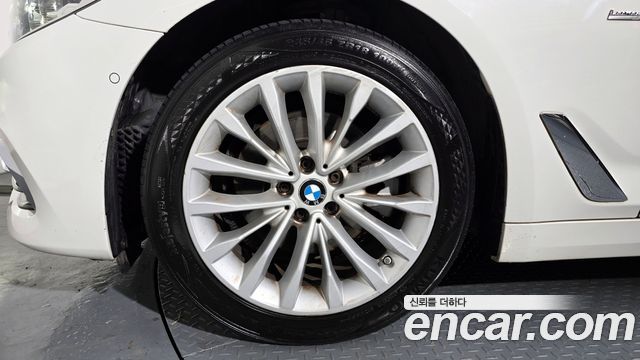 BMW 5 Series (G30) 520d Luxury Special Edition 2018 — фото 5