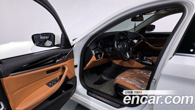BMW 5 Series (G30) 520d Luxury Special Edition 2018 — фото 10