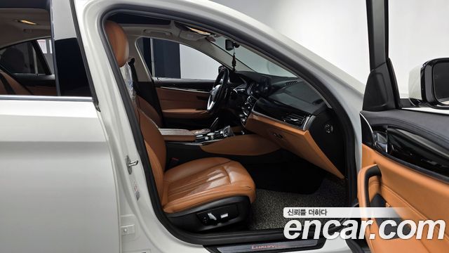 BMW 5 Series (G30) 520d Luxury Special Edition 2018 — фото 11