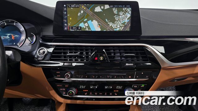 BMW 5 Series (G30) 520d Luxury Special Edition 2018 — фото 14