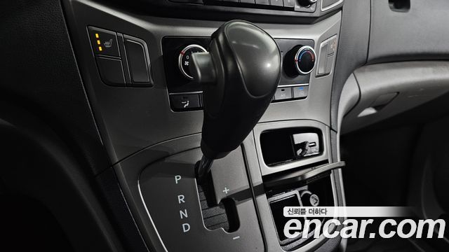 Hyundai Grand Starex Van 3-Seater Smart 2021 — фото 9
