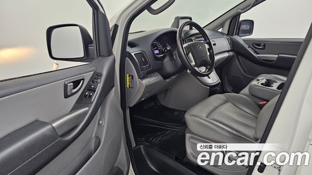 Hyundai Grand Starex Van 3-Seater Smart 2021 — фото 11