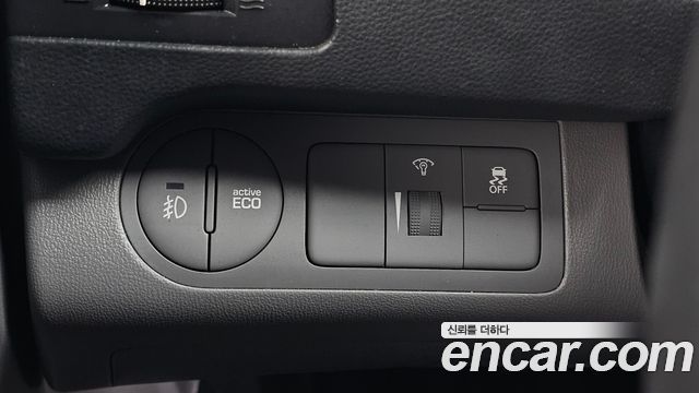 Hyundai Grand Starex Van 3-Seater Smart 2021 — фото 12