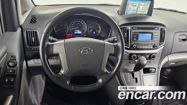 Hyundai Grand Starex Van 3-Seater Smart 2021 — фото 13