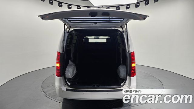 Hyundai Grand Starex Van 3-Seater Smart 2021 — фото 20