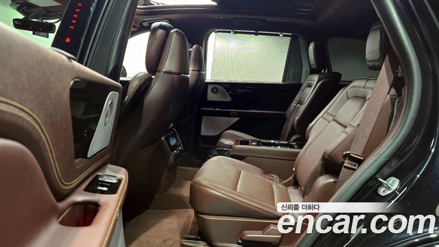 Lincoln Aviator (II) 3.0 Black Label AWD 2022 — фото 12