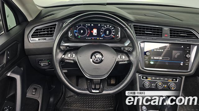 Volkswagen Tiguan Allspace 2.0 TDI Prestige 2020 — фото 13