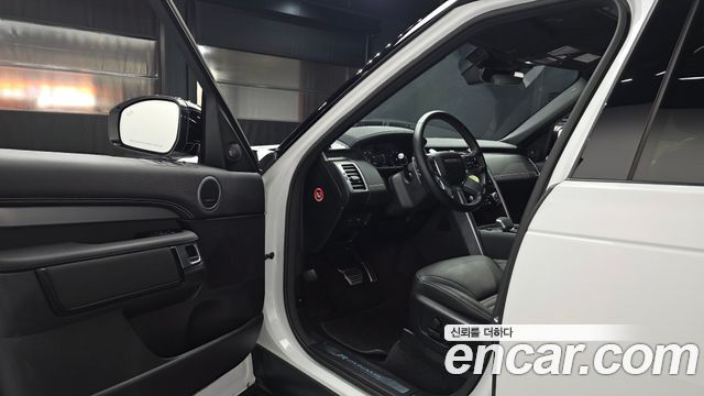 Land Rover Discovery 5 P360 R-Dynamic SE 2023 — фото 10