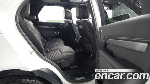 Land Rover Discovery 5 P360 R-Dynamic SE 2023 — фото 12
